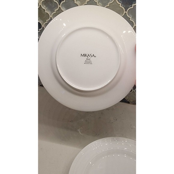 Mikasa Swirl White Bone China salad Plate 9 1/4" Set Of 2 - Picture 3 of 7